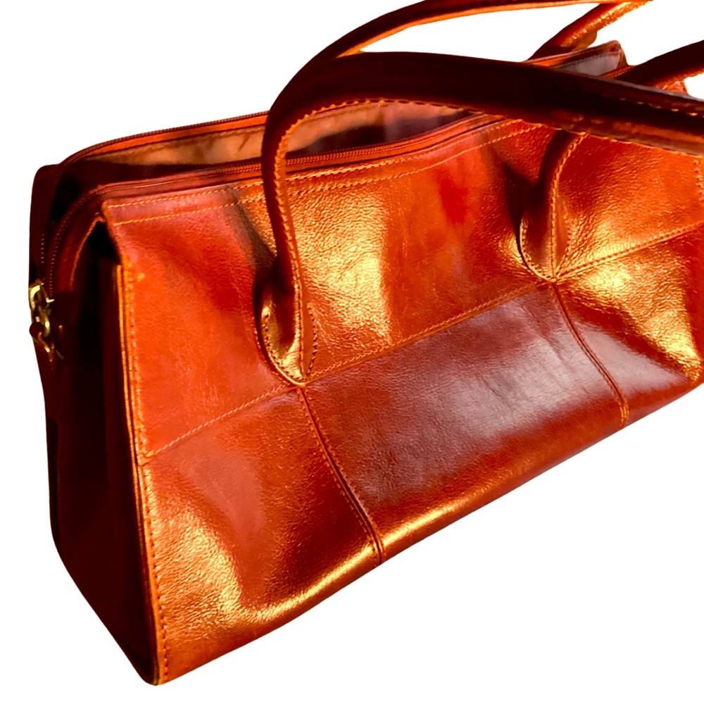 Pelle Studio by Wilson’s Red Leather Handbag – Classic Elegance with handles